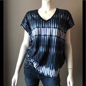 VINCE BLUE BLACK PRINT V NECK SHORT SLEEVE T SHIRT